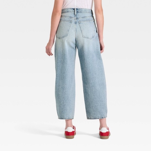 Universal Thread High-Rise Easy Barrel Ankle Jeans - Picture 2 of 8